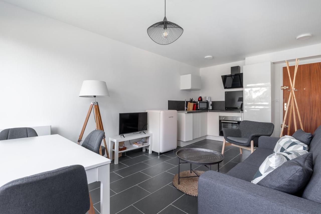 Appt lumineux - Avec balcon à 400m de la plage Courseulles-sur-Mer Esterno foto